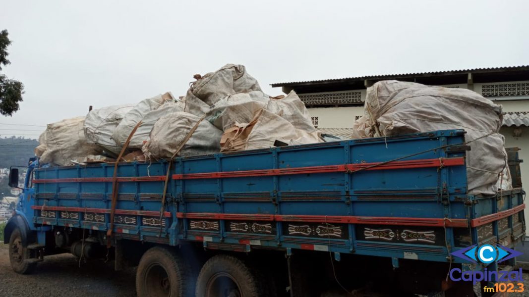 Mais de uma tonelada de recicláveis foi recolhida pela comunidade do Bairro Navegantes
