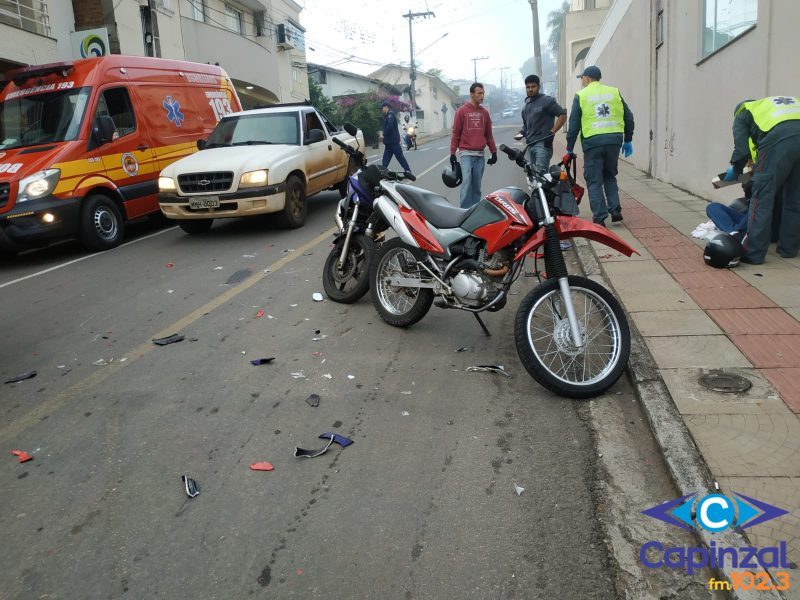 Colisão entre motos deixa dois feridos no centro de Capinzal