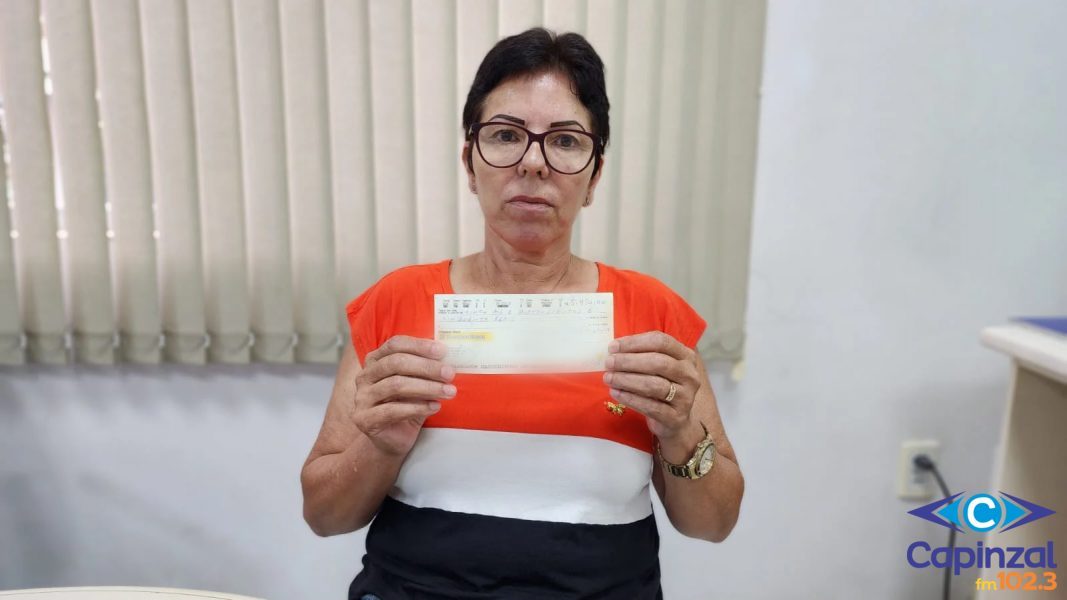 Mulher encontra cheque de mais de R$ 5 mil e devolve ao dono em Capinzal