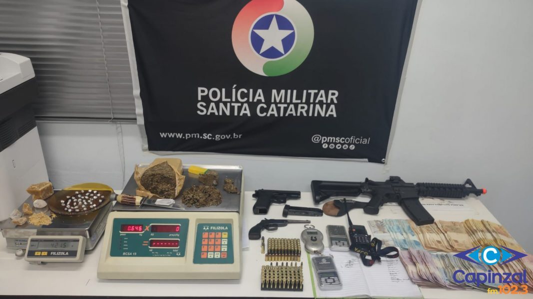 PM de Caçador desmantela grupo envolvido com tráfico e apreende drogas, armas e dinheiro