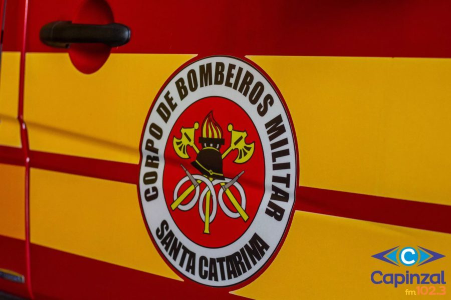 Bombeiros de Piratuba atenderam incêndio em veículo na SC 390