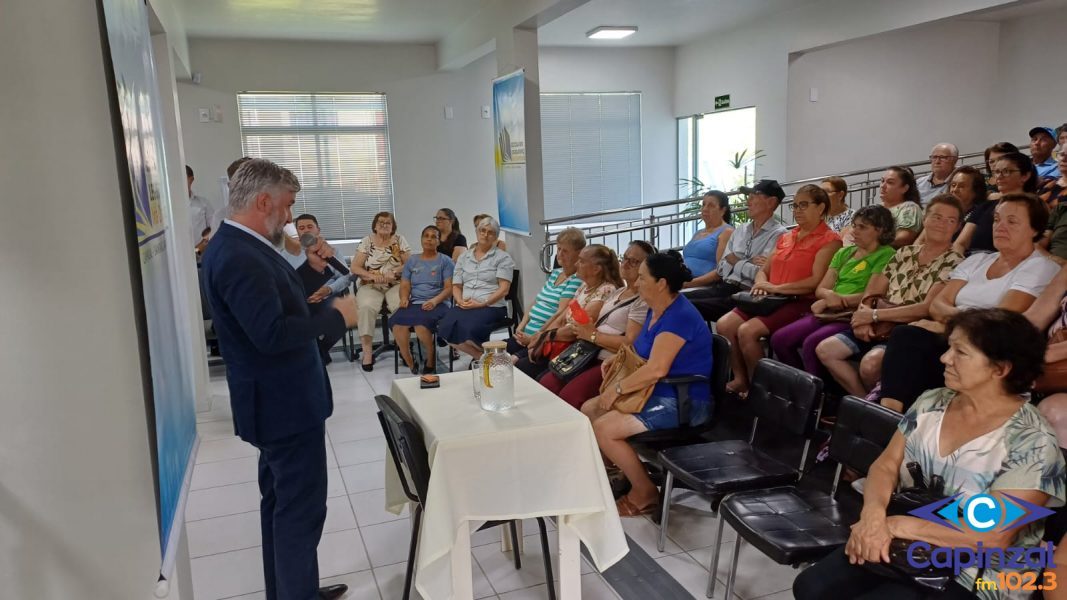 Escola do Legislativo Iria Dambróz reúne grande público em palestra sobre Alzheimer