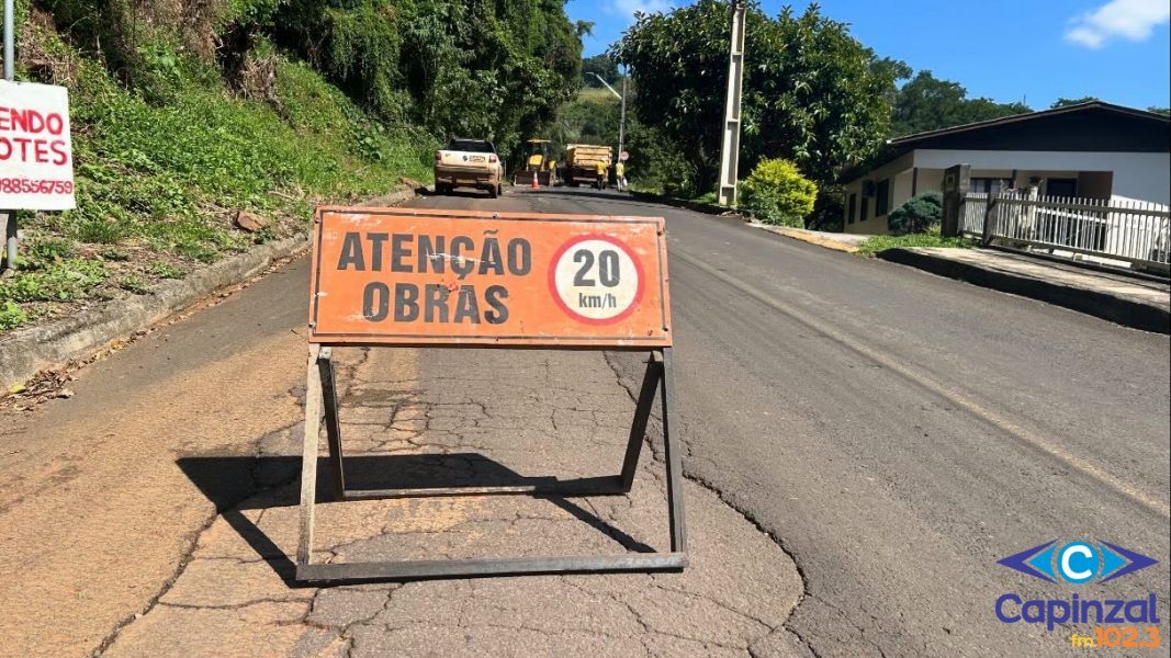 Prefeitura de Ouro inicia melhorias da rua Presidente Kennedy