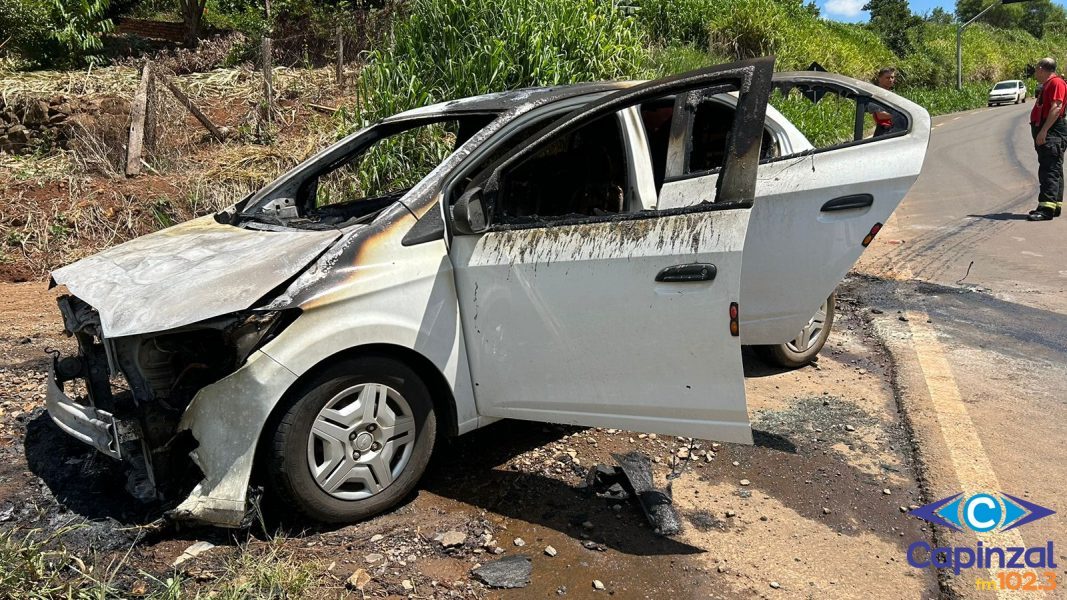 Bombeiros combatem incêndio em veículo no Contorno Viário de Capinzal