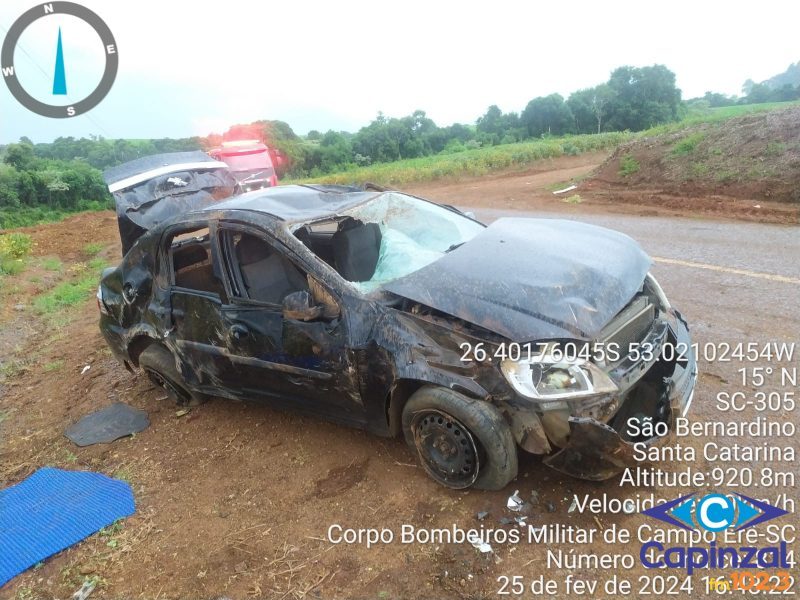 Criança de 7 anos morre após carro em que estava com família sair da pista e capotar