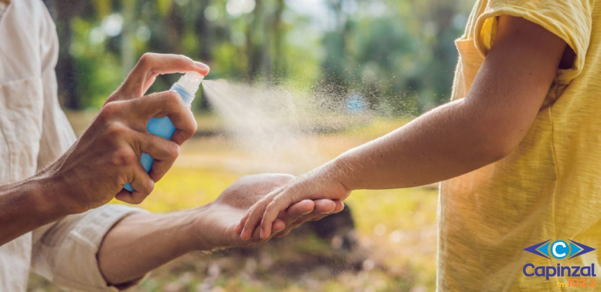 Agente de Endemias de Ouro alerta população sobre fake news referente a utilização de vinagre de álcool como repelente para a Dengue