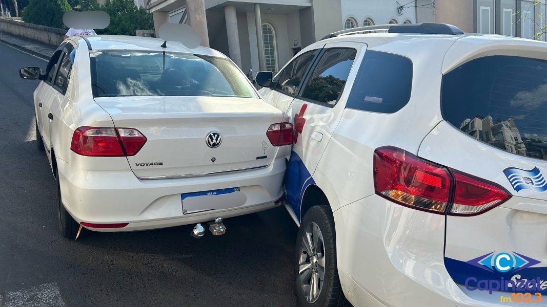 Acidente envolvendo carro da Saúde de Capinzal é registrado no centro da cidade