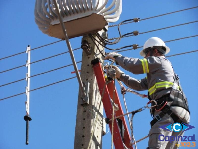 Homem fica ferido enquanto trabalhava em rede de distribuição elétrica