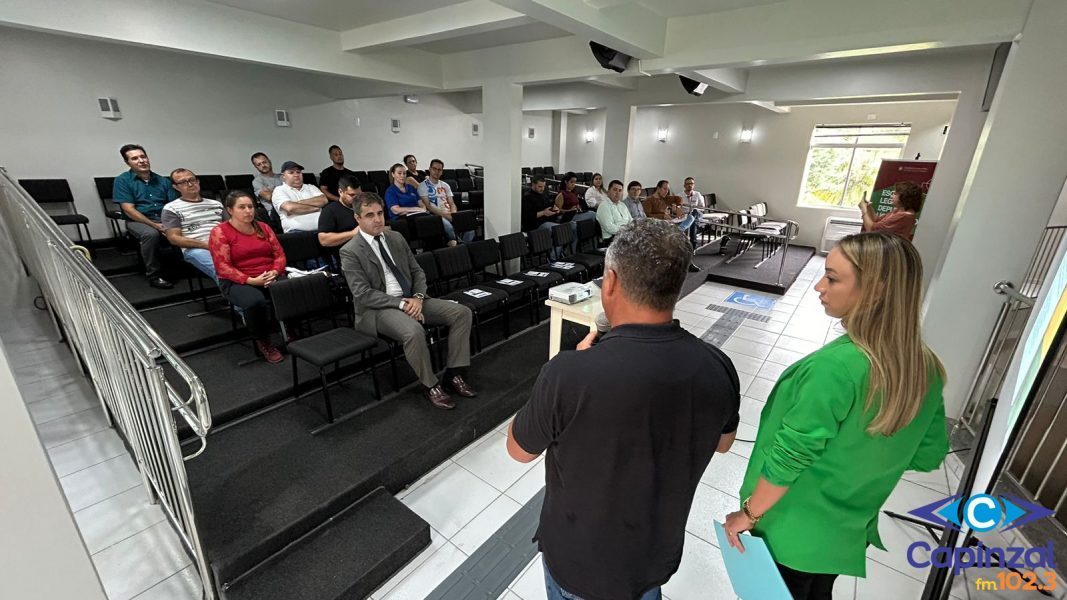 Escola do Legislativo de Capinzal promoveu palestra sobre legislação eleitoral