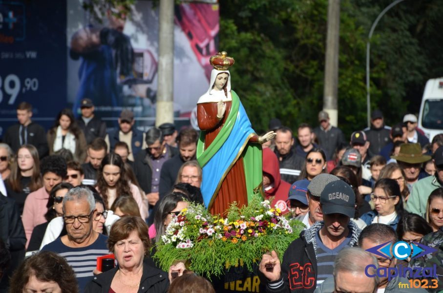 Tradicional procissão marcou a festa em em honra à Nossa Senhora do Caravaggio