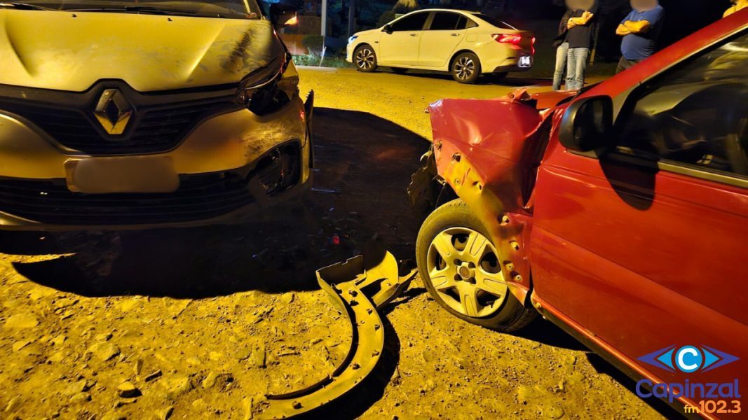 Colisão entre veículos é registrada no interior de Ouro