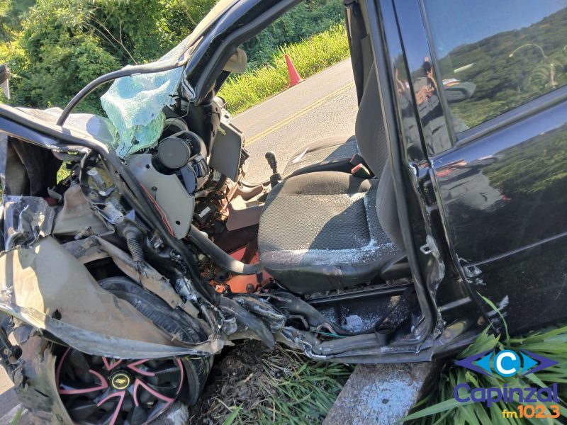 Grave colisão entre carro e caminhão deixa duas pessoas feridas em Água Doce