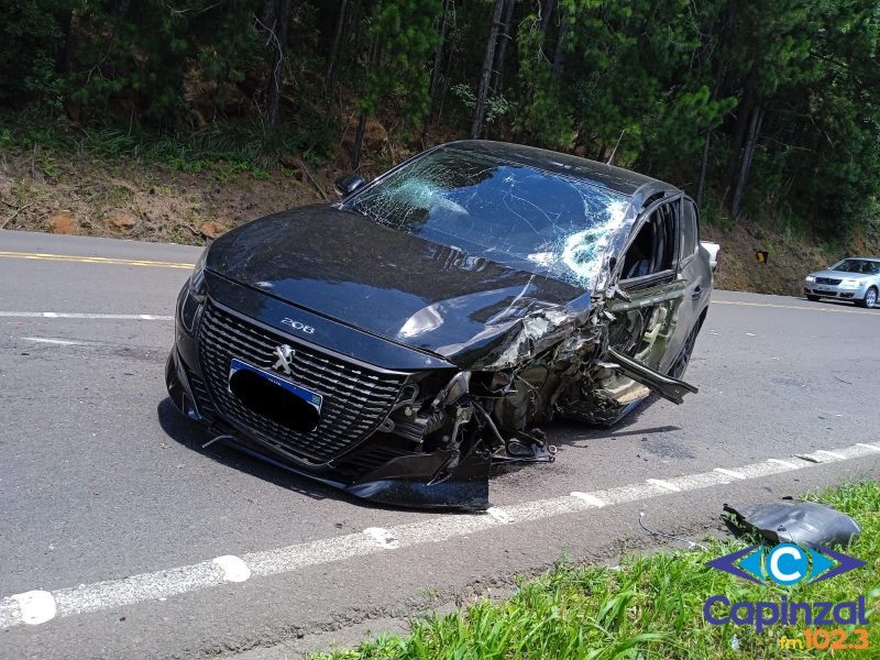 Colisão entre carro e caminhão deixa homem ferido na BR-282