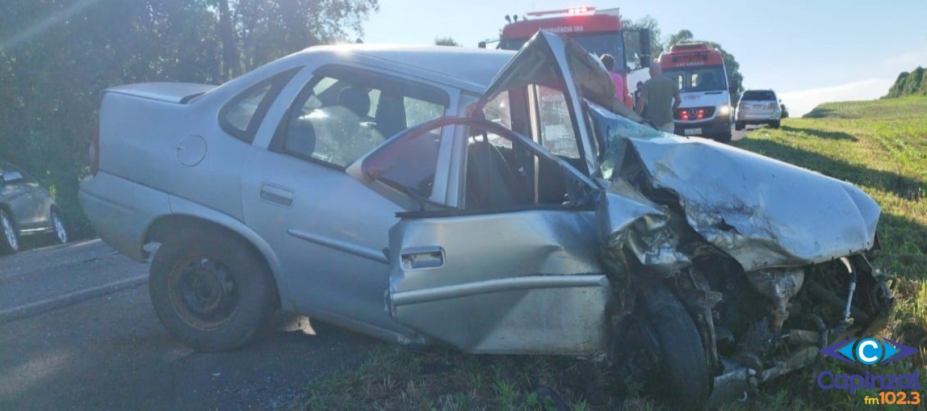 Forte colisão frontal deixa dois feridos na BR-282 em Campos Novos