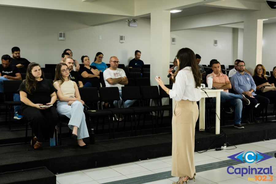 Curso sobre Introdução ao Legislativo Municipal capacita vereadores de Capinzal e Ouro