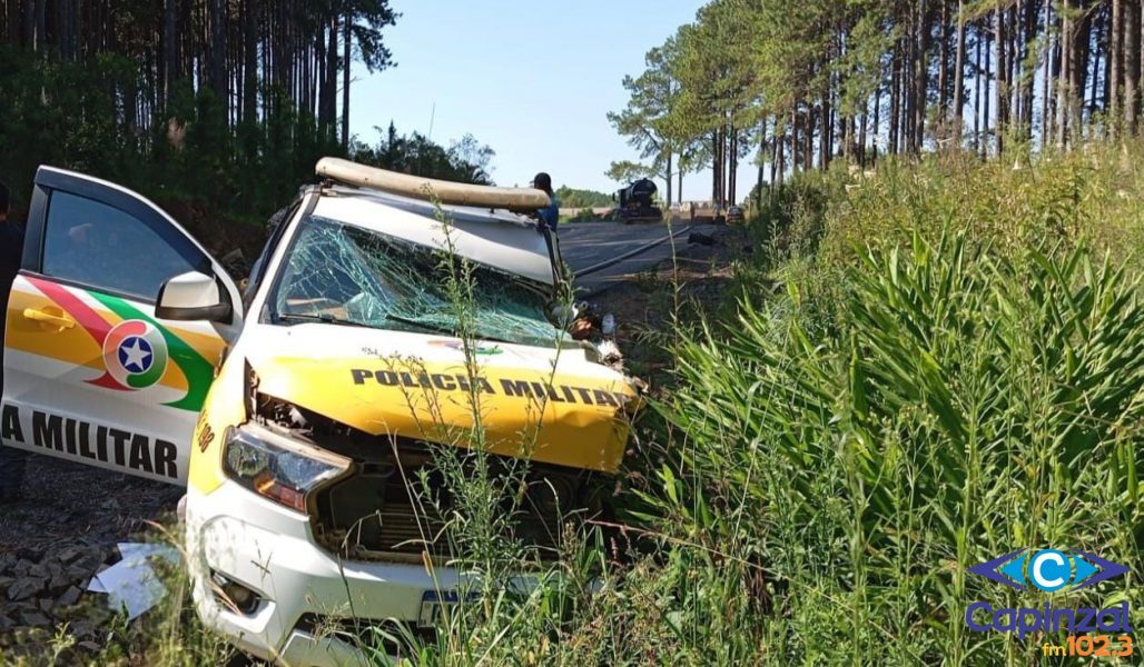 Grave acidente envolve caminhão e caminhonete da Polícia Militar Rodoviária (PMRv) na SC-120