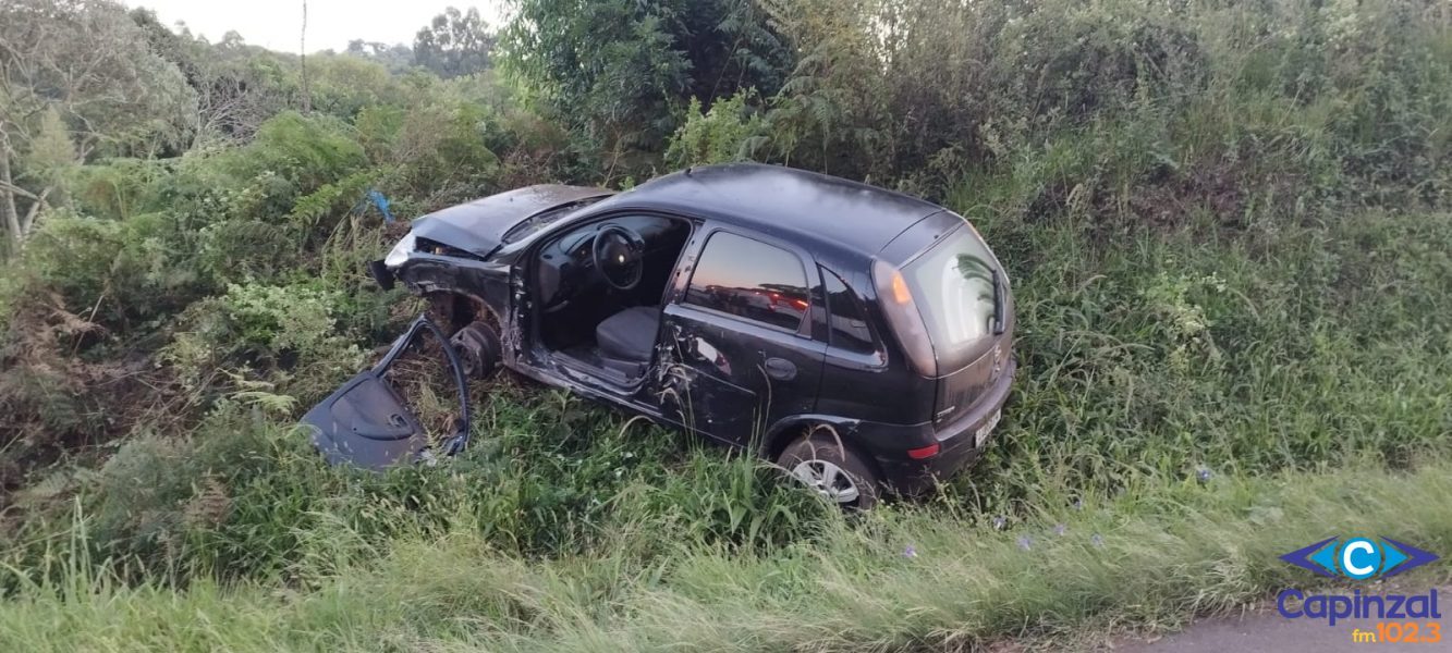 Motorista fica ferido em colisão entre carro e caminhão na BR-282 em Ponte Serrada