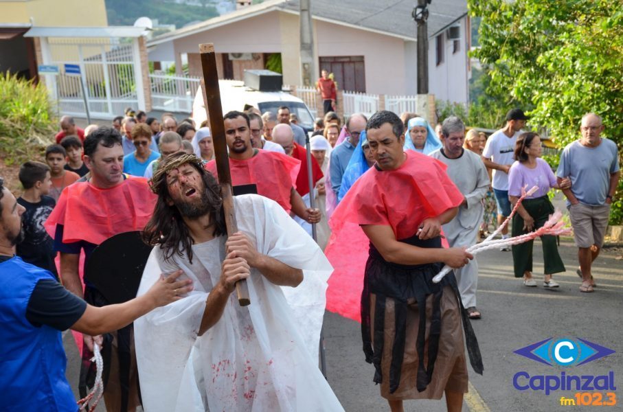 Tradição e fé marcam nova edição da Via Sacra no Bairro Navegantes nesta sexta-feira