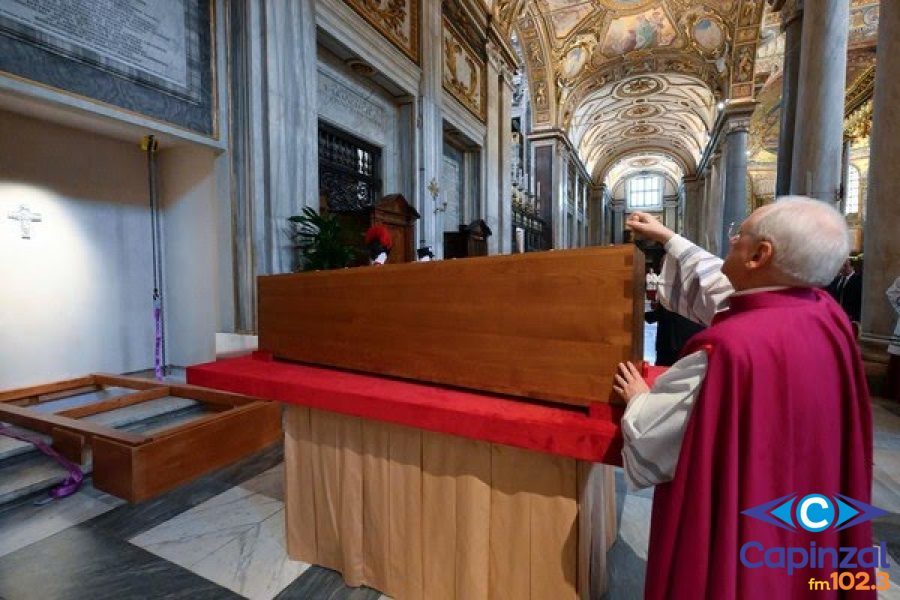 Corpo de papa Francisco é sepultado na basílica Santa Maria Maggiore