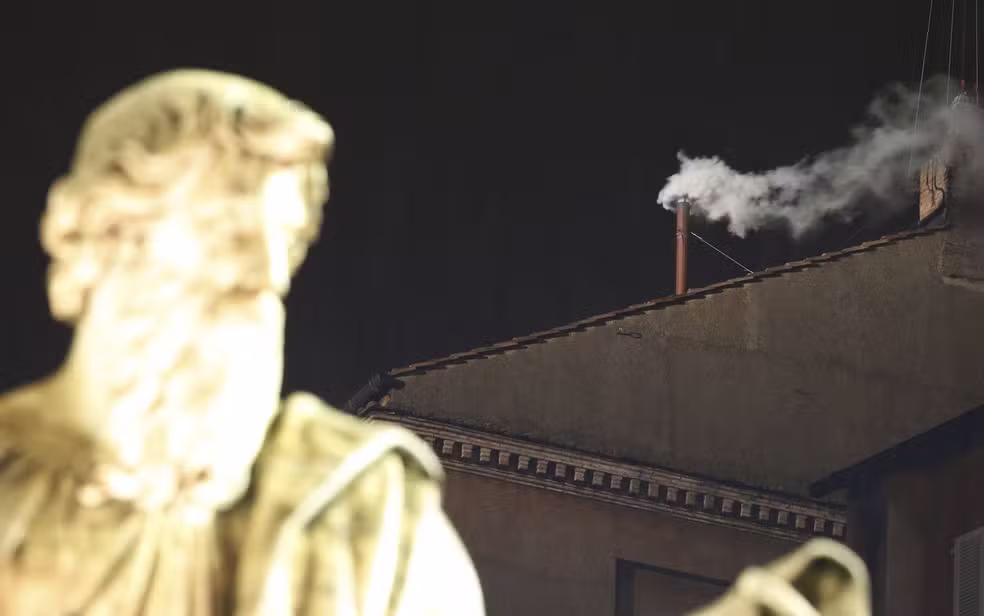 Conclave começa nesta quarta-feira: Veja os horários das votações e quando deve sair a primeira fumaça