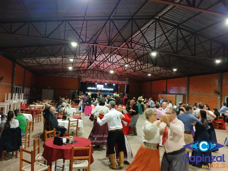 Comunidade de Vila Anchieta realiza baile para arrecadar fundos para reforma da capela