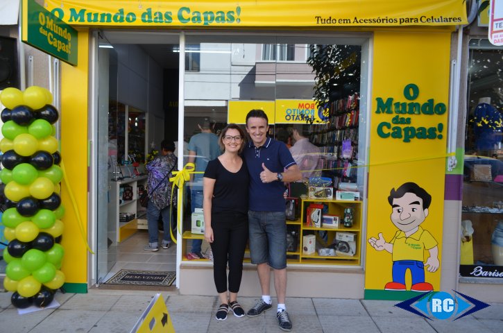 Rádio Capinzal - Loja Mundo das Capas é inaugurada em Capinzal